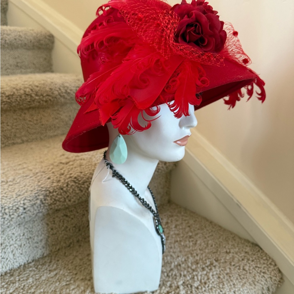 Red Feathered Women's Hat Red Robin - Picture 4 of 10